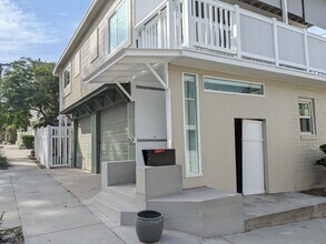 2521 Seaview Ave in Newport Beach, CA - Building Photo - Building Photo