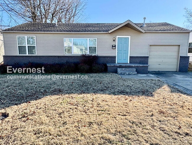 property at 202 E 6th St