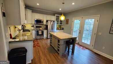 2112 Samuel Pl in Decatur, GA - Building Photo - Building Photo