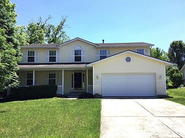 3075 Foxhound Dr in Hamilton, OH - Building Photo