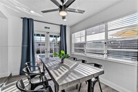 730 N 72nd Terrace in Hollywood, FL - Foto de edificio - Building Photo