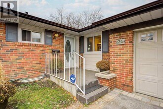 26 Elvaston Dr in Toronto, ON - Building Photo - Building Photo
