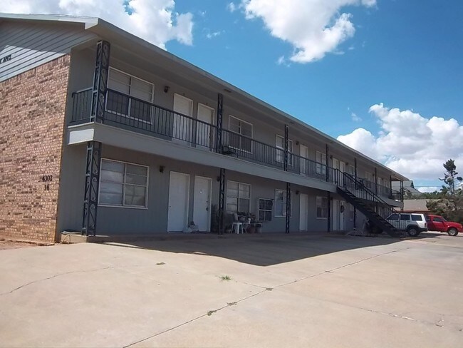 4302 16th St in Lubbock, TX - Building Photo - Building Photo