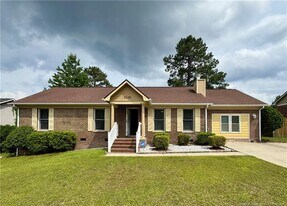 5026 Waterford Dr in Fayetteville, NC - Building Photo