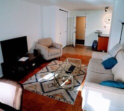 2401 H St NW, Unit 614 in Washington, DC - Building Photo - Building Photo