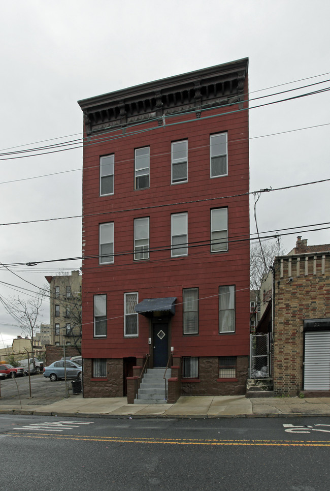 153 Academy St in Jersey City, NJ - Building Photo - Building Photo