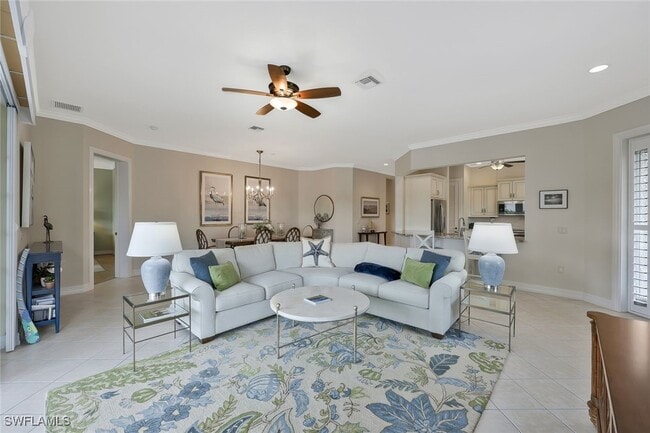 5012 Maxwell Cir in Naples, FL - Foto de edificio - Building Photo