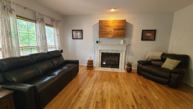 12577 Garry Glen Dr in Bristow, VA - Building Photo - Building Photo