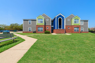 Country Park Apartment Homes in Denton, TX - Building Photo - Building Photo