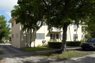 3130 Hernando St in Miami, FL - Building Photo - Building Photo