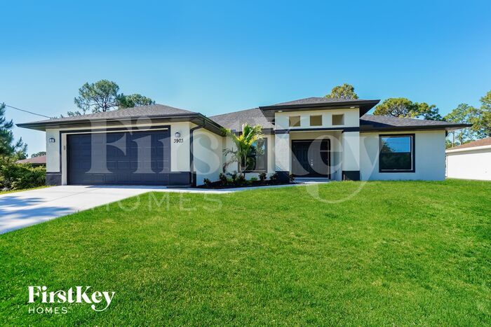 3903 25th St SW in Lehigh Acres, FL - Building Photo