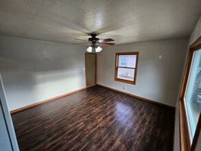 916 3rd Ave W in Dickinson, ND - Building Photo - Building Photo