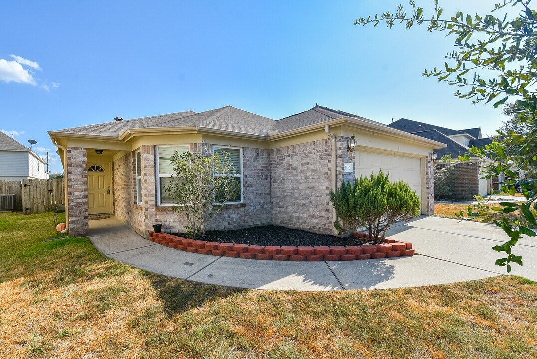 7210 Foxwood Fair Ln in Humble, TX - Foto de edificio