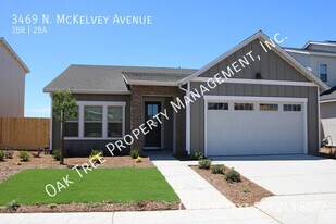 3469 N McKelvey Ave in Fresno, CA - Building Photo