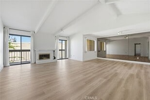 1111 S Coast Dr, Unit J201 in Costa Mesa, CA - Building Photo