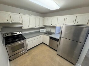7820 Camino Real in Miami, FL - Building Photo - Building Photo