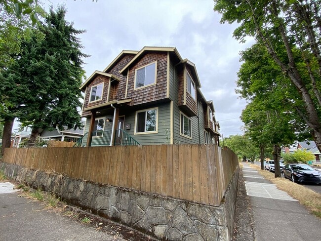 property at 5011 N Syracuse St