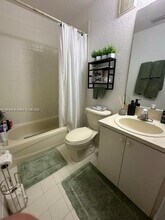 8822 W Flagler St in Miami, FL - Building Photo - Building Photo