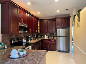 6787 Via Regina in Boca Raton, FL - Building Photo - Building Photo