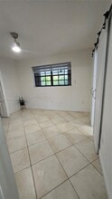 9920 SW 32nd St in Miami, FL - Building Photo - Building Photo