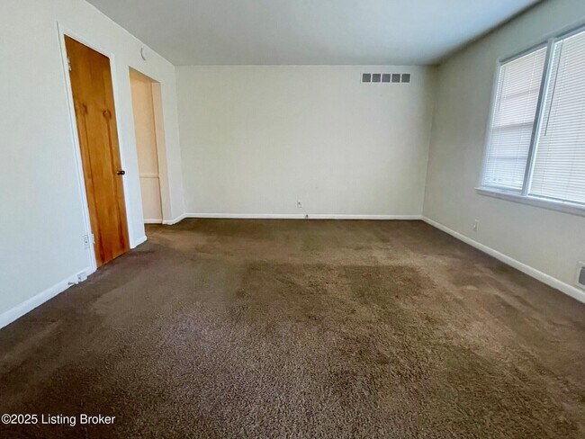 4429 Shelbyville Rd in Louisville, KY - Building Photo - Building Photo