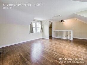 654 Hickory St-Unit -Unit 2 in Milford, MI - Building Photo - Building Photo