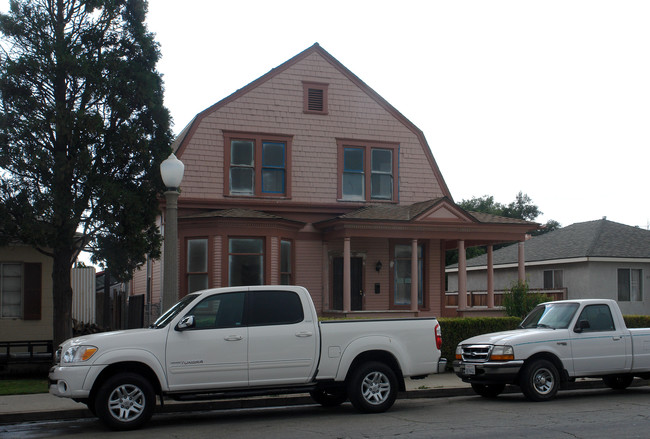 222 S 8th St in Santa Paula, CA - Building Photo - Building Photo