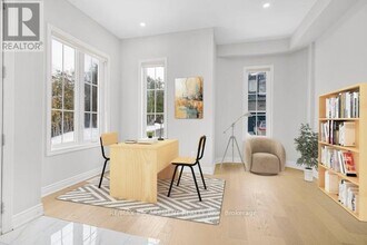 487 Aztec Dr in Oshawa, ON - Building Photo - Building Photo