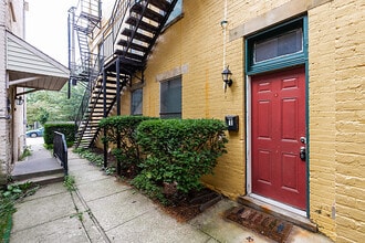 434 Elizabeth St, Unit 2 in Cincinnati, OH - Building Photo - Building Photo