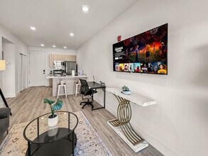 2400 E Huntingdon St in Philadelphia, PA - Building Photo - Building Photo