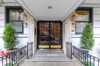 215 W 78th St in New York, NY - Building Photo - Building Photo