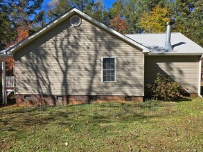 7217 Ramblewood Dr in Hillsborough, NC - Building Photo - Building Photo