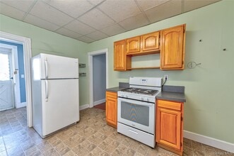 40 Bayside Ave in Oyster Bay, NY - Building Photo - Building Photo