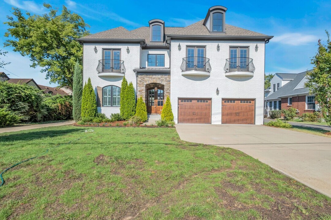 4111A Lone Oak Rd in Nashville, TN - Building Photo