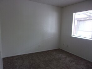 612 N 4th St in Lompoc, CA - Building Photo - Building Photo