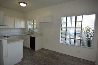 5744 Colfax Ave, Unit 01 in Los Angeles, CA - Foto de edificio - Building Photo