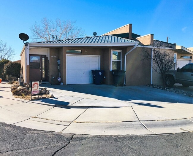 property at 5600 Del Oeste Rd