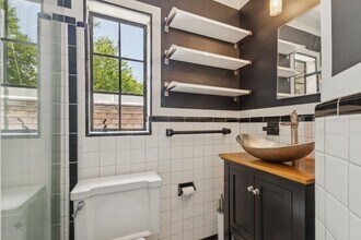 1610 N Greenbrier St in Arlington, VA - Building Photo - Building Photo