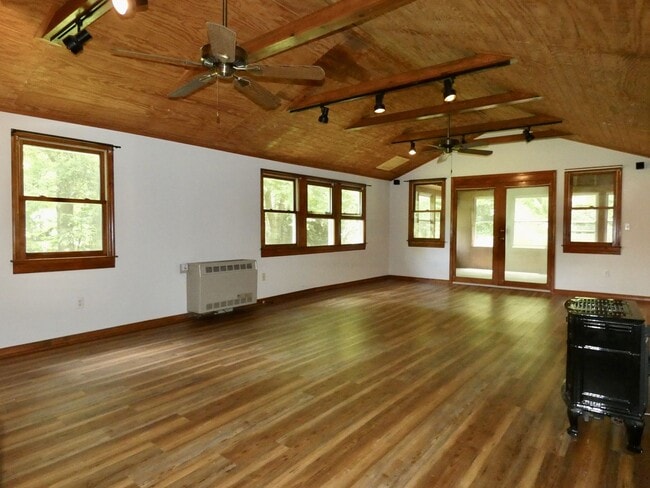 15 Chestnut Creek Rd in Candler, NC - Building Photo - Building Photo