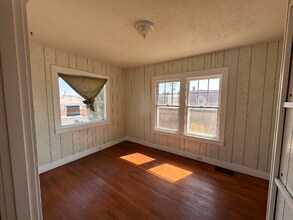 111 1st St in Moro, OR - Building Photo - Building Photo