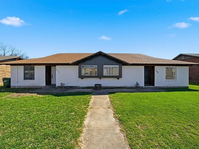 property at 208 Queen Dr