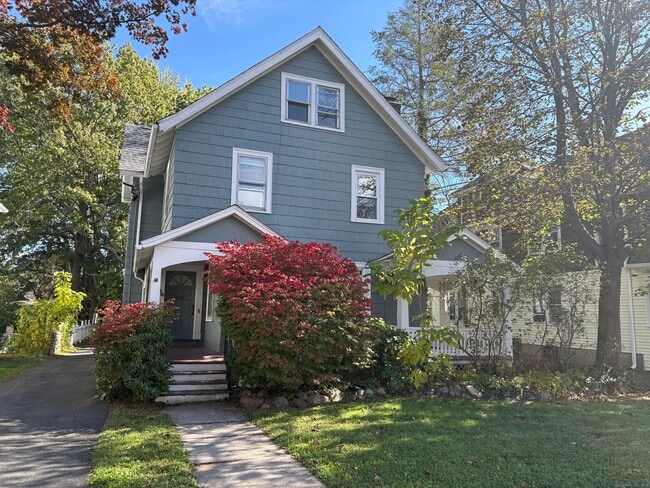property at 20 Quaker Ln S