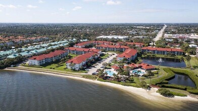110 Half Moon Cir in Hypoluxo, FL - Building Photo - Building Photo