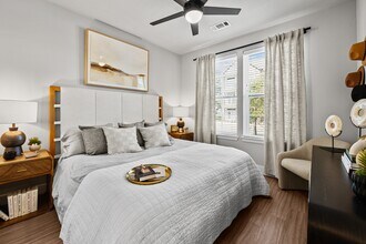 Lenox Grand in Austin, TX - Foto de edificio - Building Photo