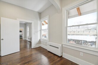 180 Maplewood Ave in Maplewood, NJ - Foto de edificio - Building Photo