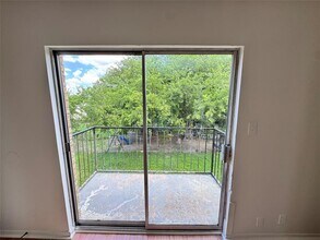 1085 Linde Ave in New Braunfels, TX - Foto de edificio - Building Photo