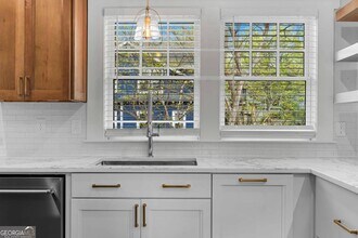 795 St Charles Ave NE in Atlanta, GA - Building Photo - Building Photo