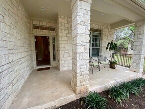 5000 Mission Oaks Blvd in Austin, TX - Building Photo - Building Photo