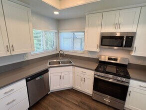 7 Rainbow Ridge in Irvine, CA - Building Photo - Building Photo