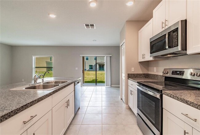 4708 Summer Savory St in Tampa, FL - Building Photo - Building Photo